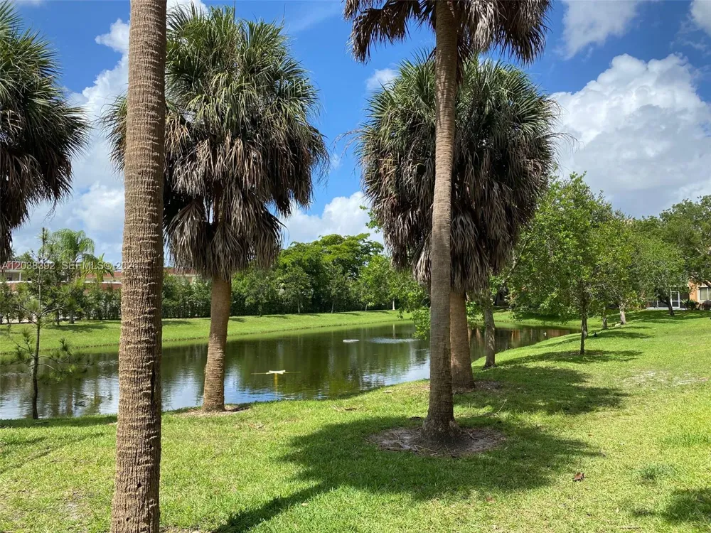 6992 SW 39th St #I101 Davie, FL 33314