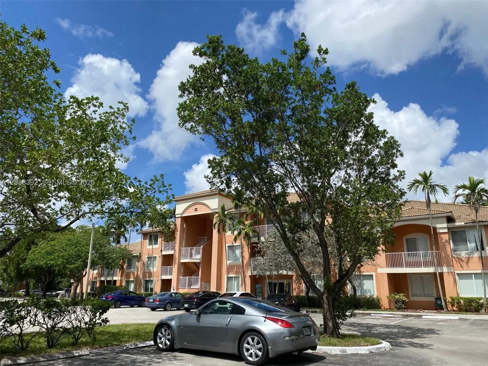 6992 SW 39th St #I101 Davie, FL 33314