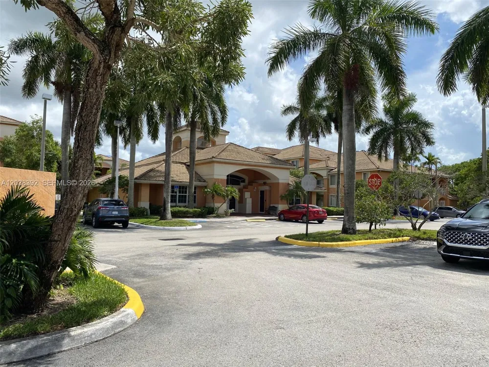 6992 SW 39th St #I101 Davie, FL 33314