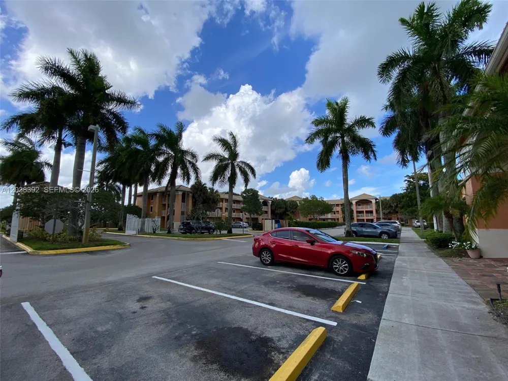 6992 SW 39th St #I101 Davie, FL 33314