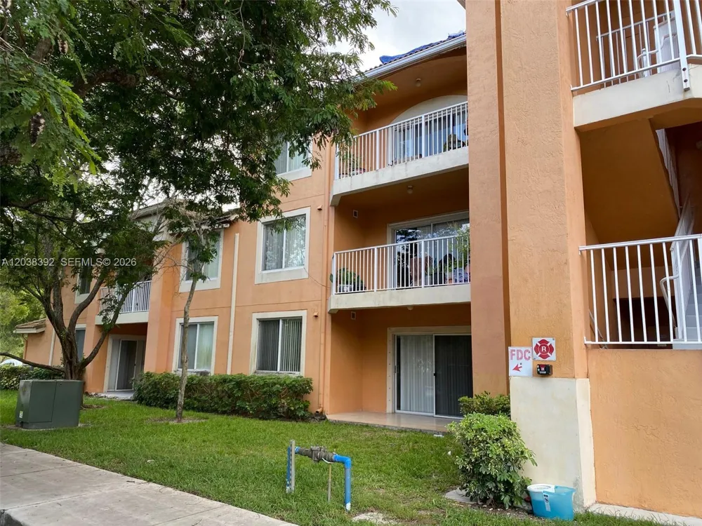 6992 SW 39th St #I101 Davie, FL 33314