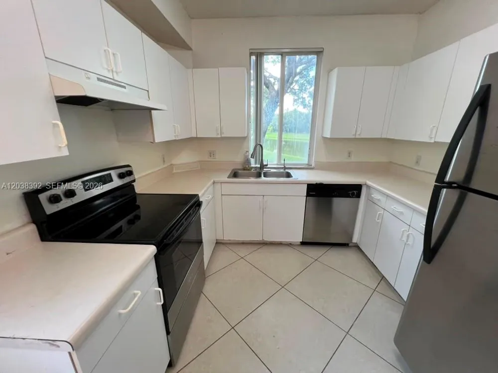 6992 SW 39th St #I101 Davie, FL 33314