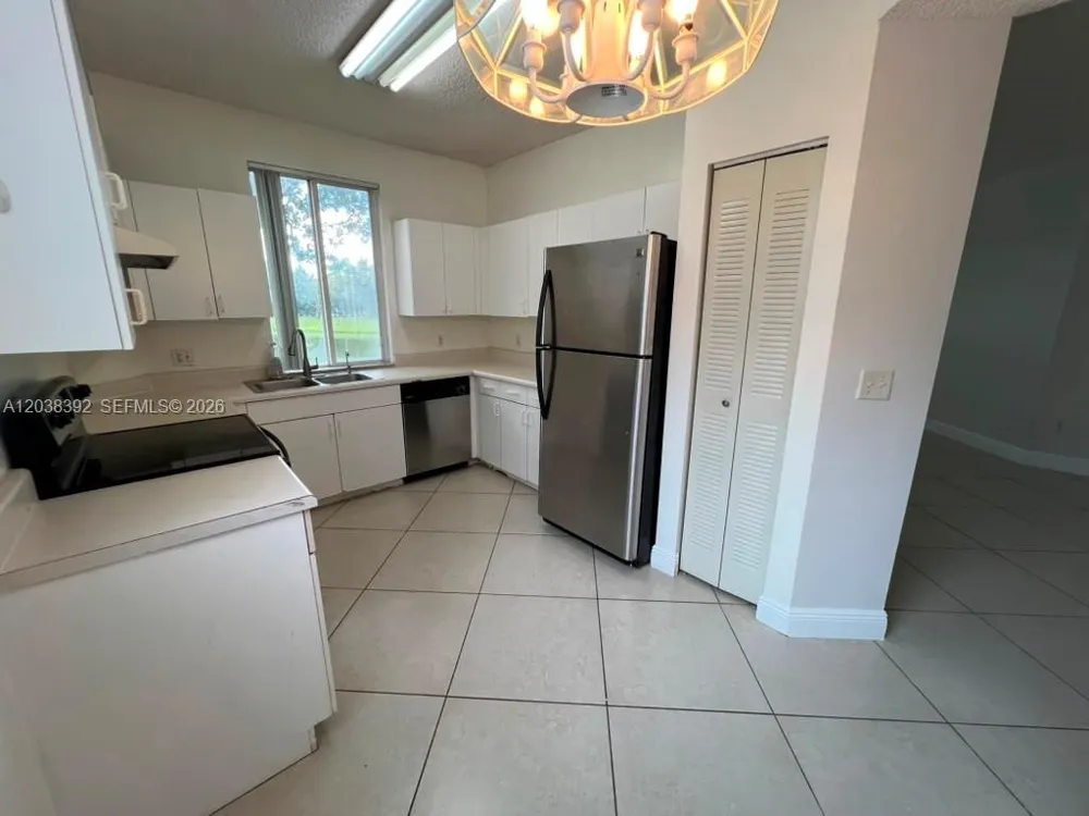 6992 SW 39th St #I101 Davie, FL 33314