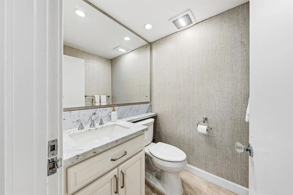 2001 SE Sailfish Point Boulevard #313 Stuart, FL 34996
