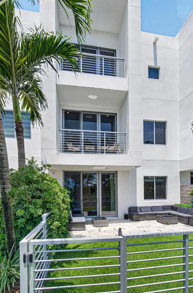 4130 NW 17th Avenue Boca Raton, FL 33431