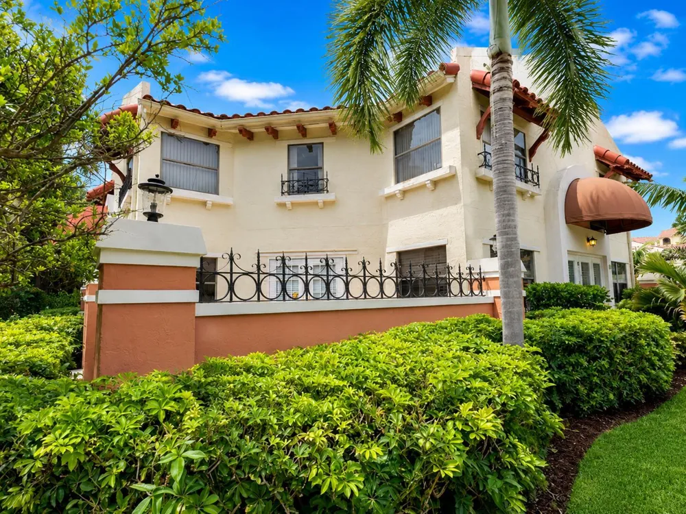 13 Uno Lago Drive Juno Beach, FL 33408