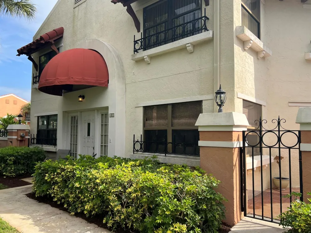 13 Uno Lago Drive Juno Beach, FL 33408