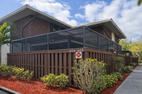 604 SE Castle Court #D