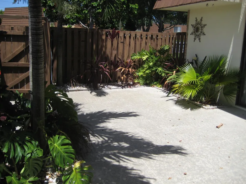 3900 SE County Line Road #24d Tequesta, FL 33469