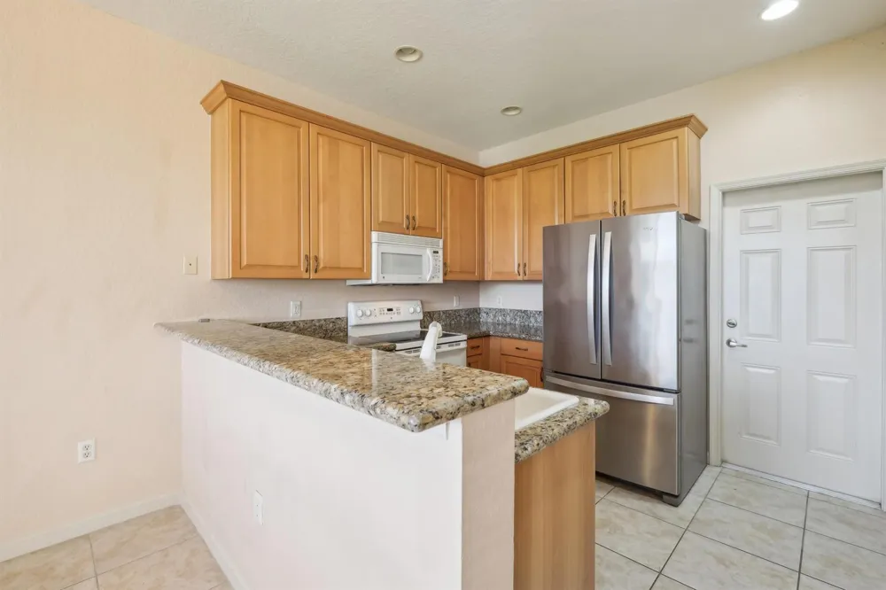 2584 SW Stockbridge Sq Square SW Vero Beach, FL 32962