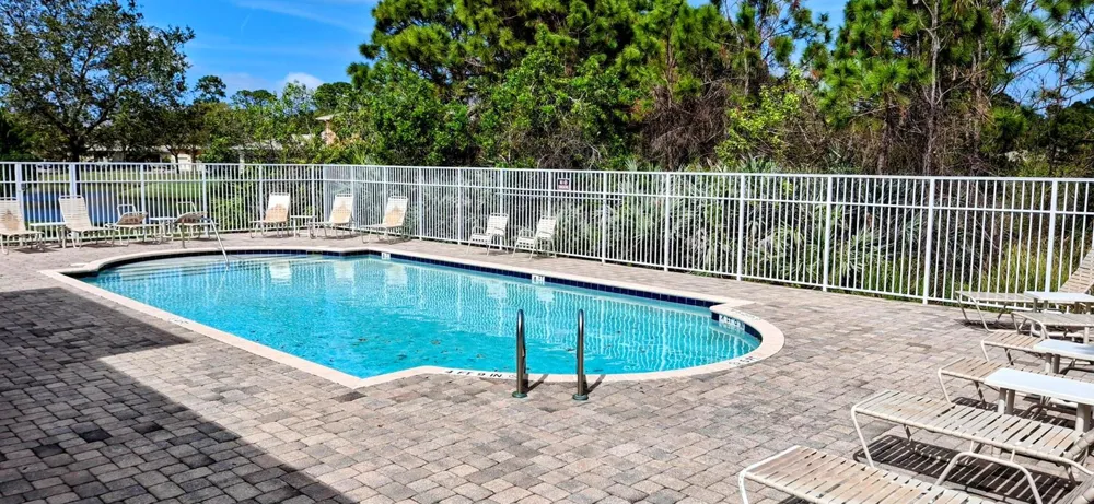 2584 SW Stockbridge Sq Square SW Vero Beach, FL 32962