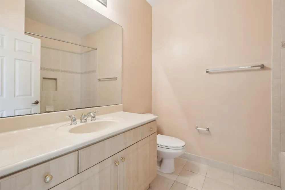 2584 SW Stockbridge Sq Square SW Vero Beach, FL 32962