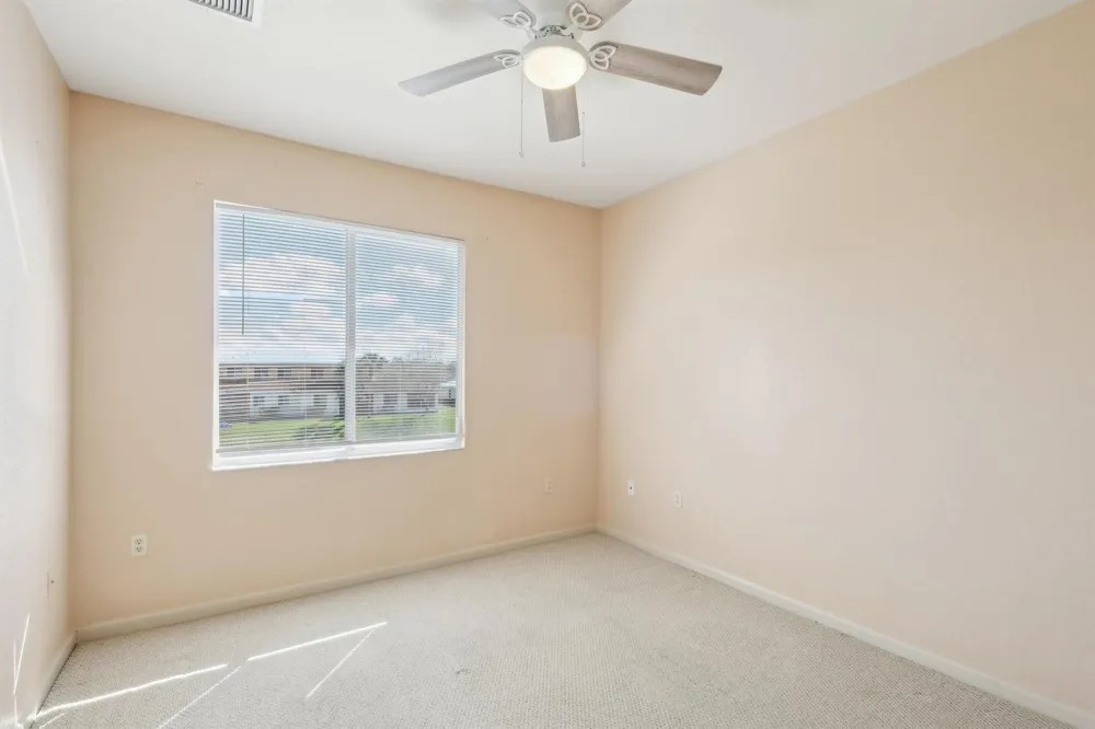 2584 SW Stockbridge Sq Square SW Vero Beach, FL 32962
