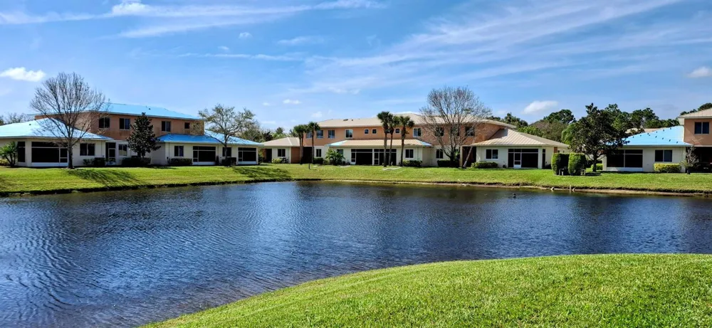 2584 SW Stockbridge Sq Square SW Vero Beach, FL 32962