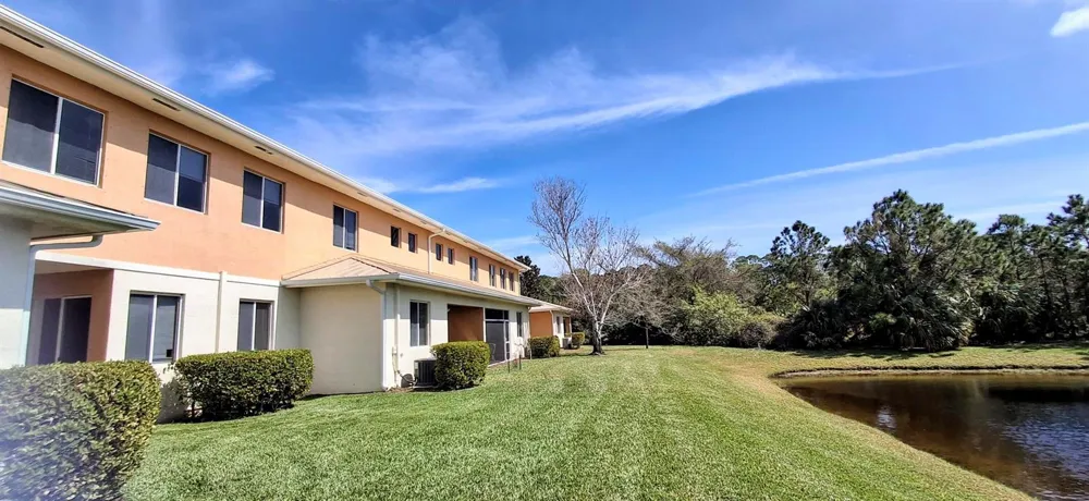 2584 SW Stockbridge Sq Square SW Vero Beach, FL 32962