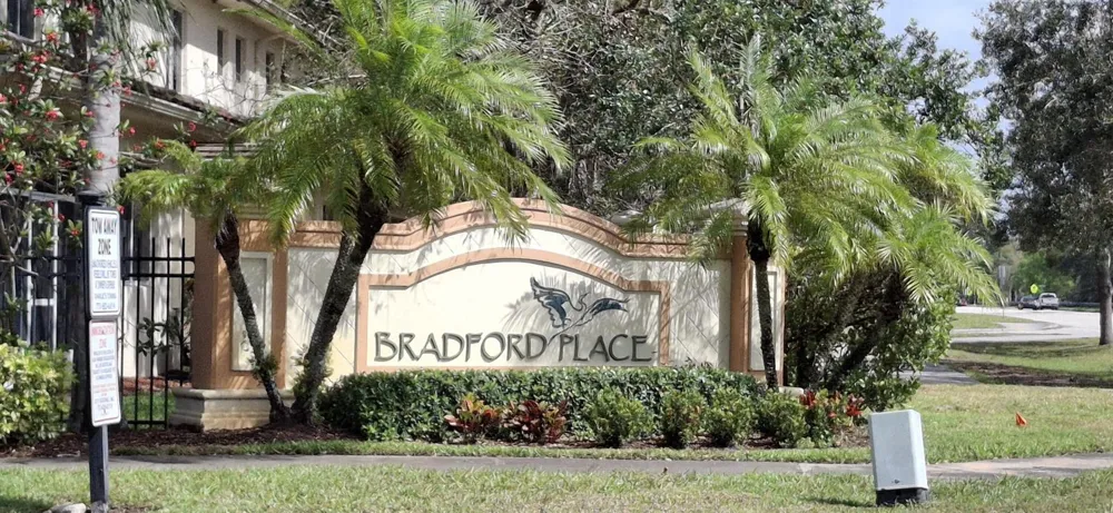 2584 SW Stockbridge Sq Square SW Vero Beach, FL 32962