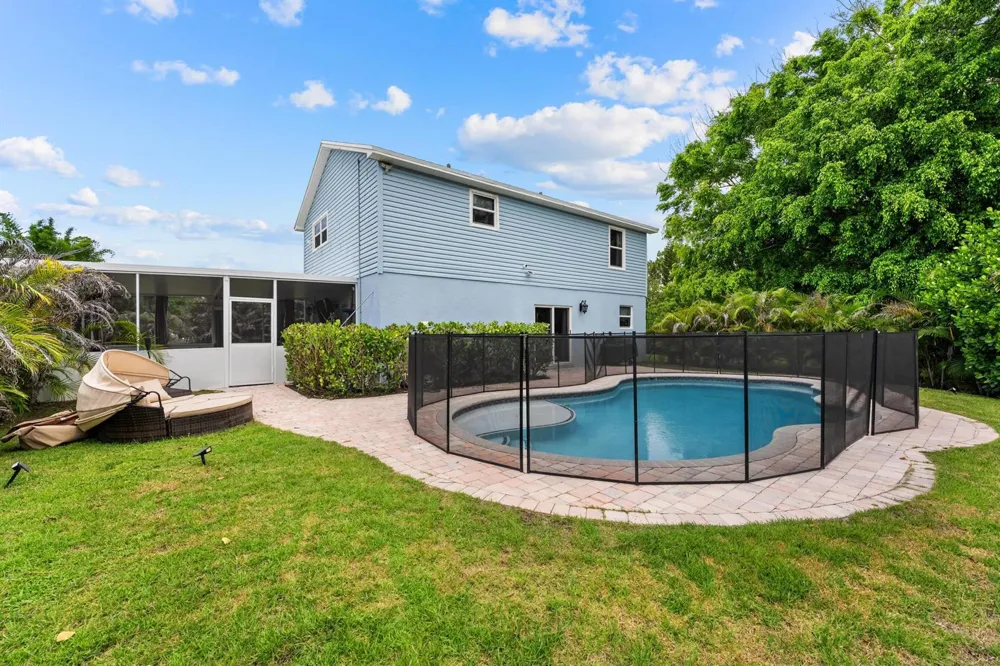 16931 93rd Road Loxahatchee, FL 33470