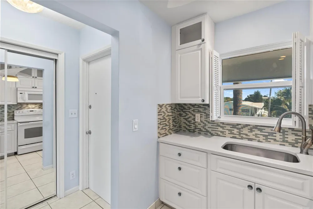 2050 NE 39th Street #302e Lighthouse Point, FL 33064
