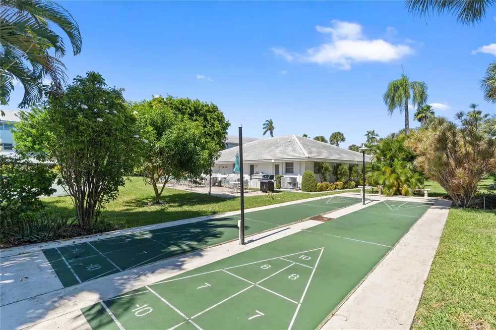 2050 NE 39th Street #302e Lighthouse Point, FL 33064