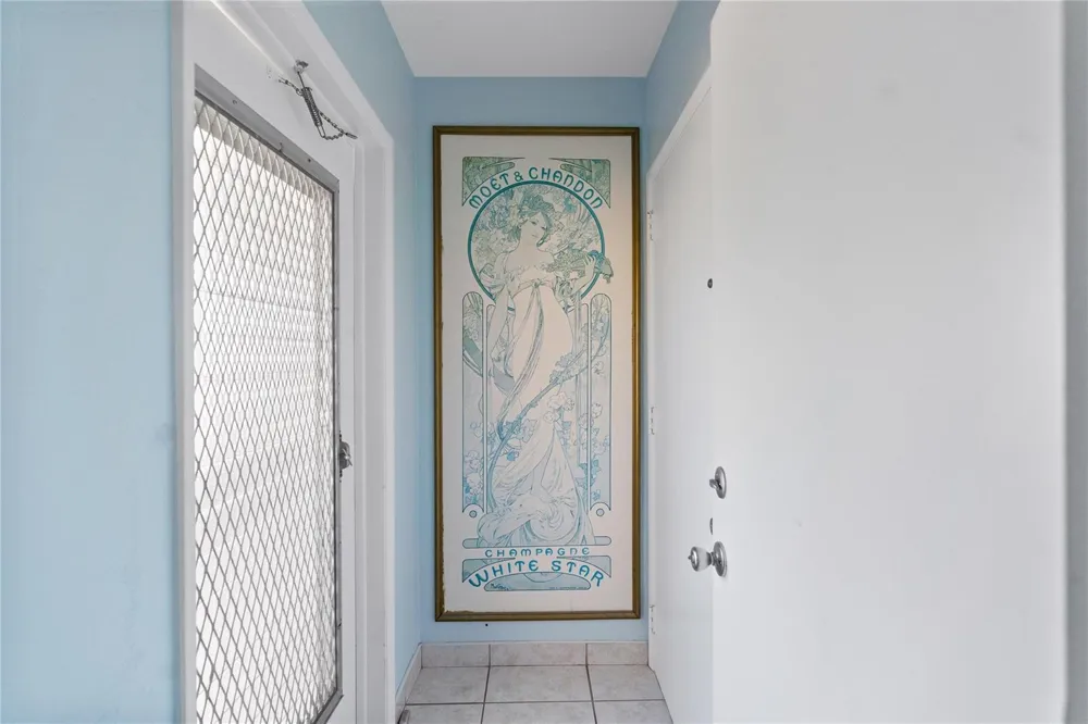 2050 NE 39th Street #302e Lighthouse Point, FL 33064