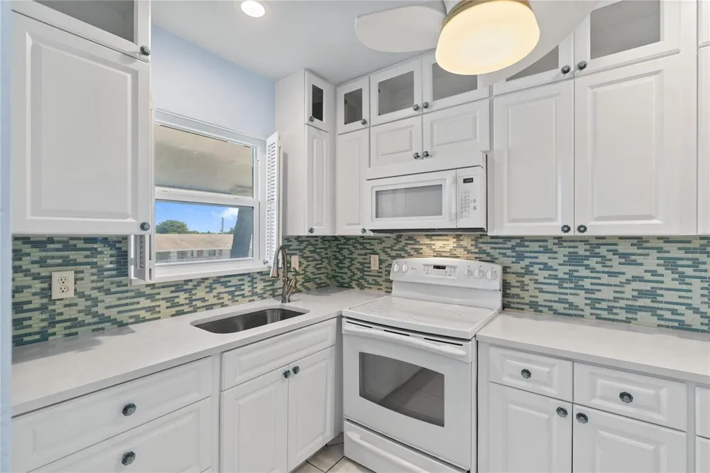 2050 NE 39th Street #302e Lighthouse Point, FL 33064