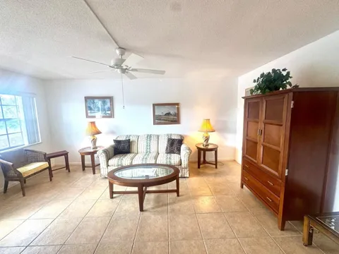 2050 NE 39th Street #209w