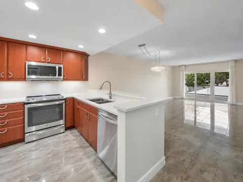 1500 S Ocean Boulevard #207