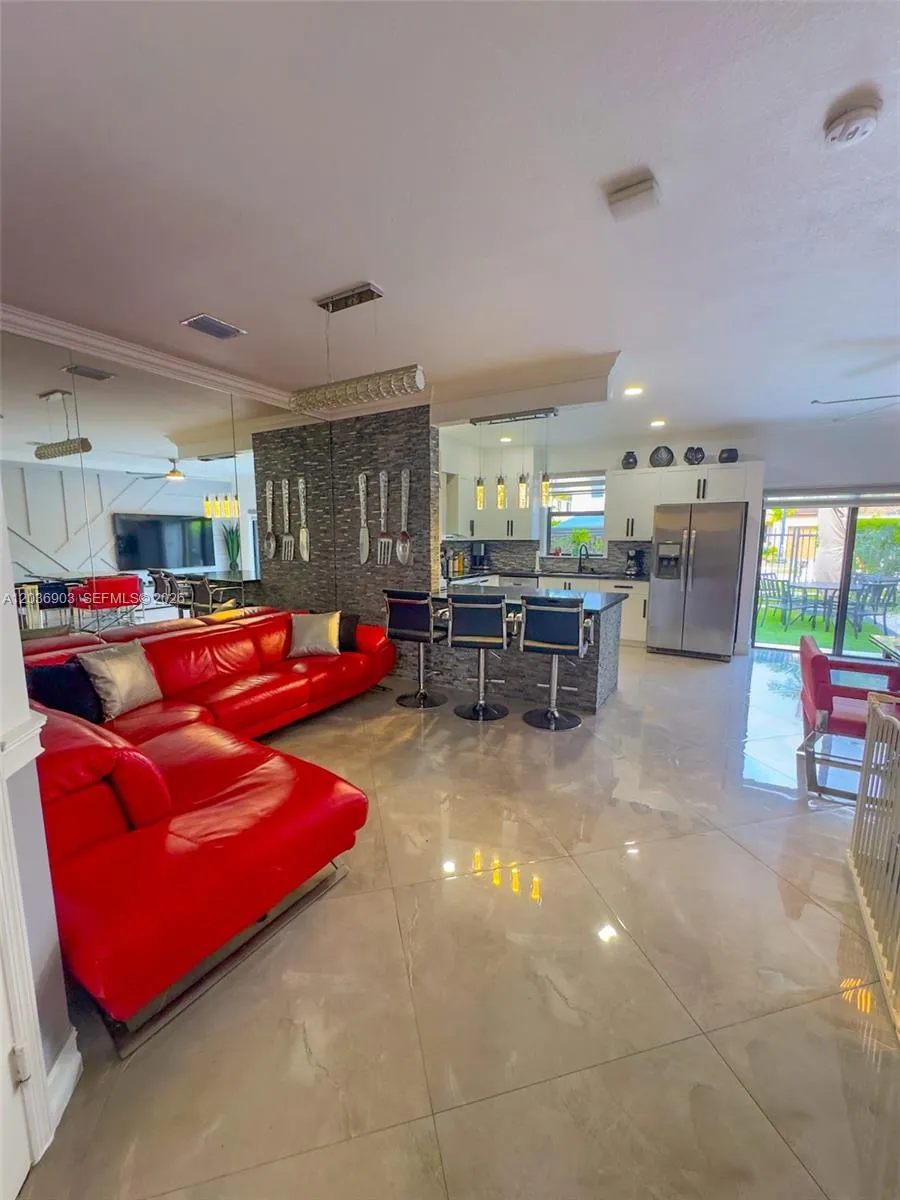 4715 Caspian Way Davie, FL 33314