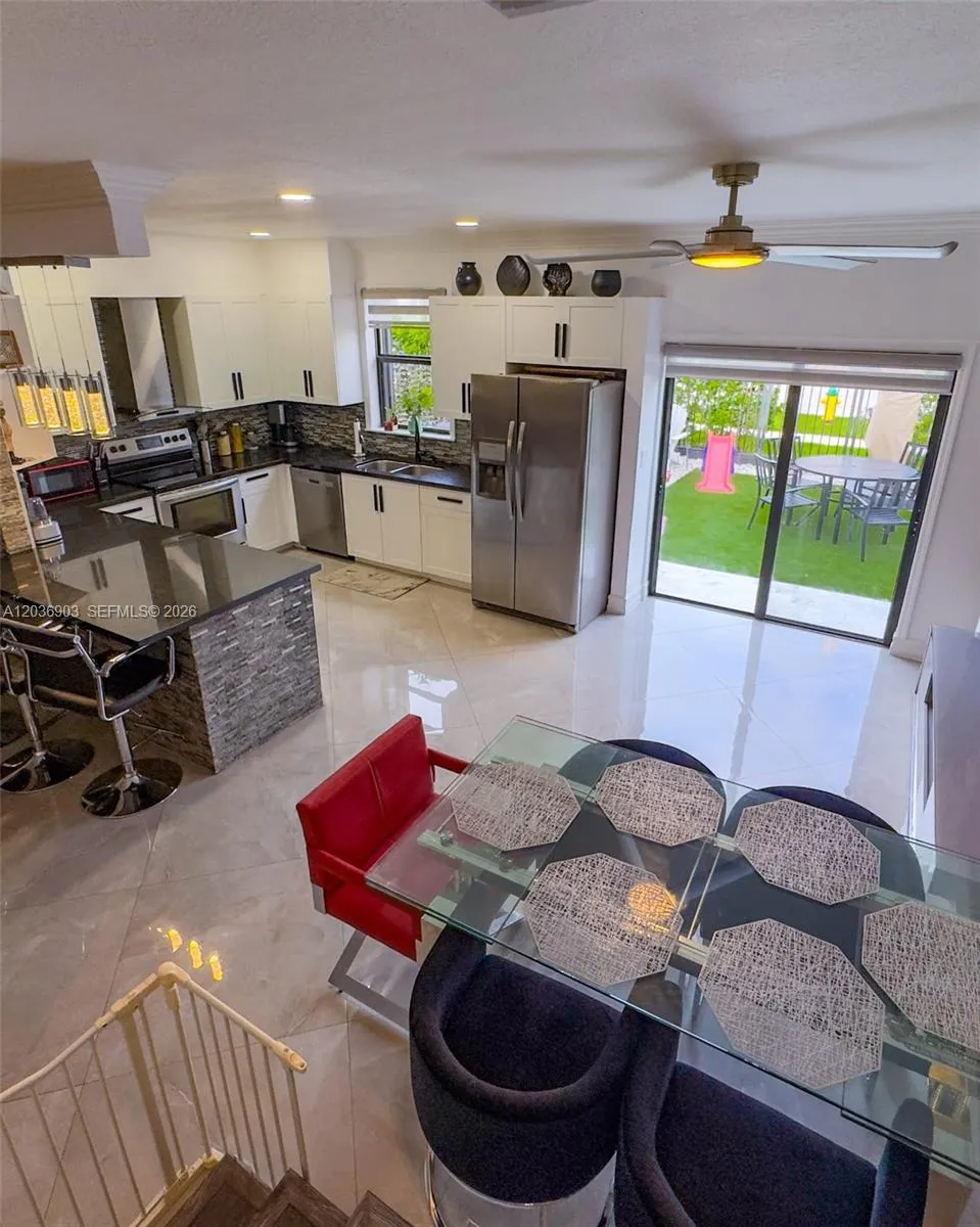 4715 Caspian Way Davie, FL 33314