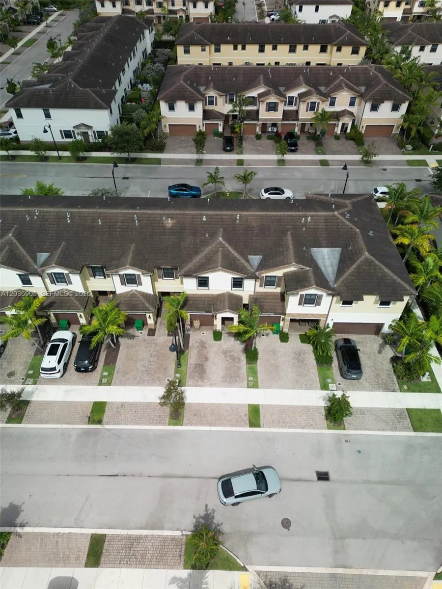 4715 Caspian Way Davie, FL 33314