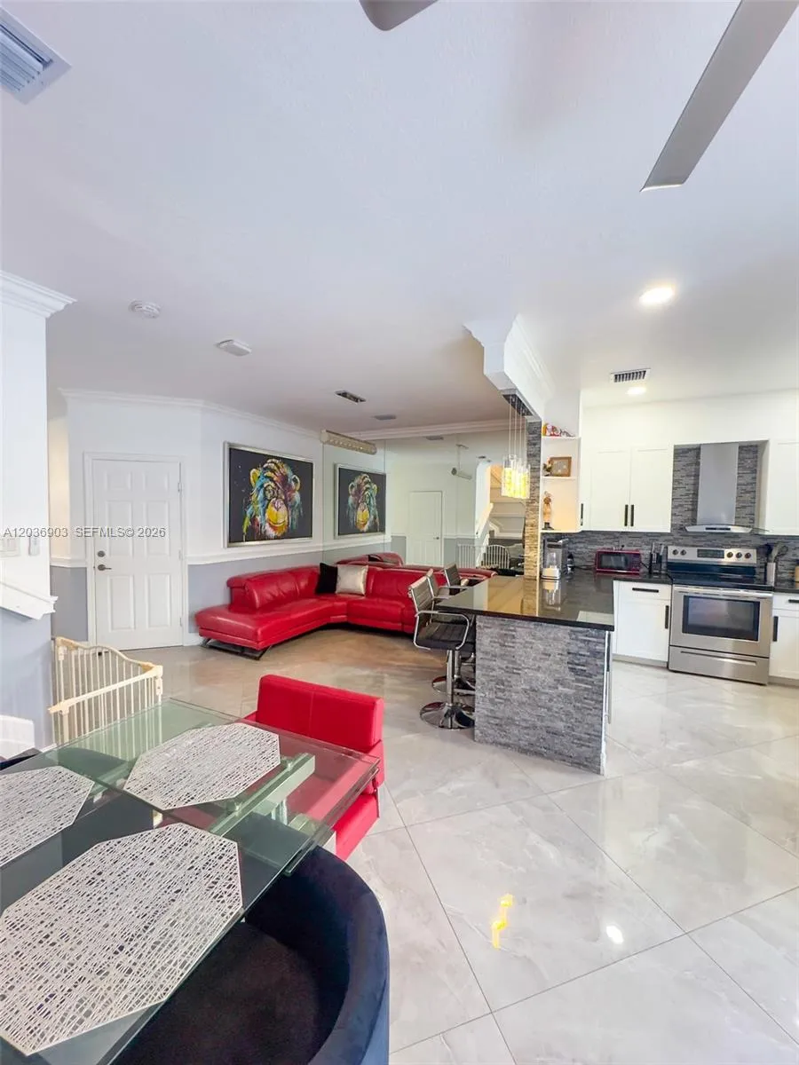 4715 Caspian Way Davie, FL 33314