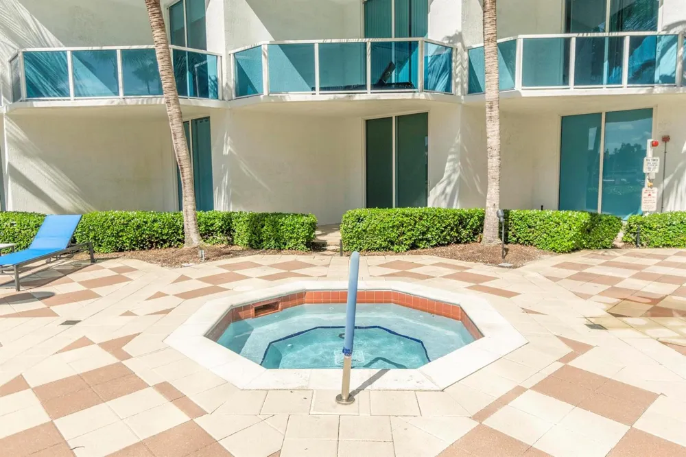 1945 S Ocean Drive #502 Hallandale Beach, FL 33009