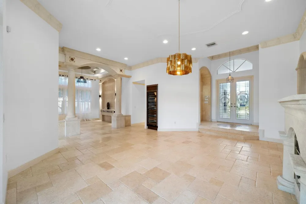 15273 SW 37th Street Davie, FL 33331