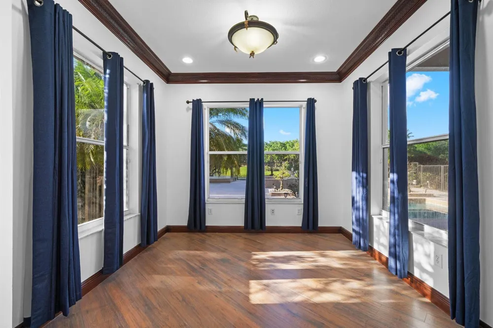 15273 SW 37th Street Davie, FL 33331