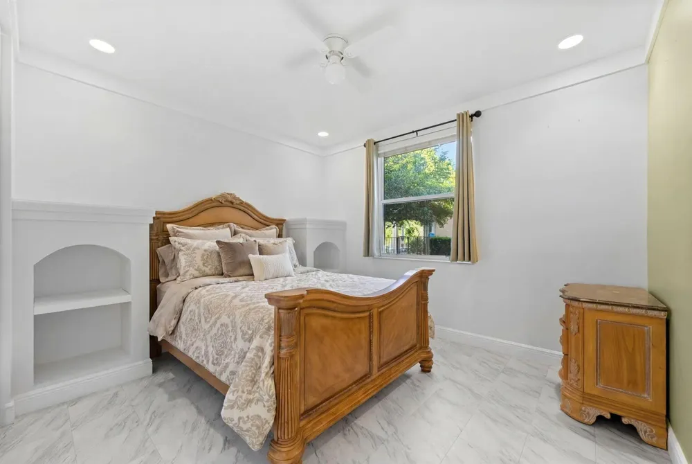 15273 SW 37th Street Davie, FL 33331