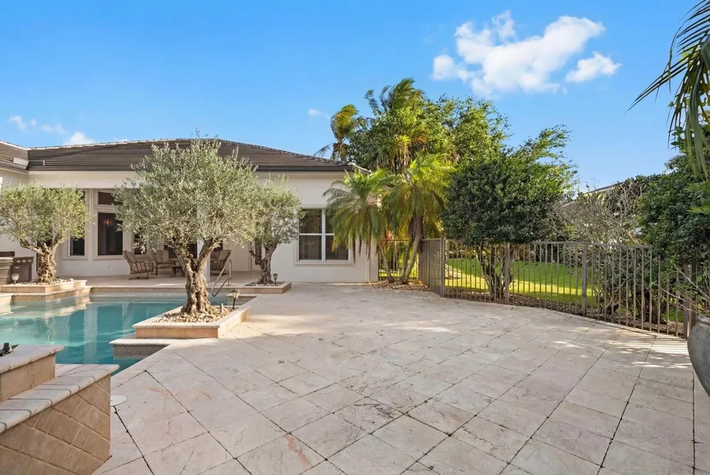 15273 SW 37th Street Davie, FL 33331