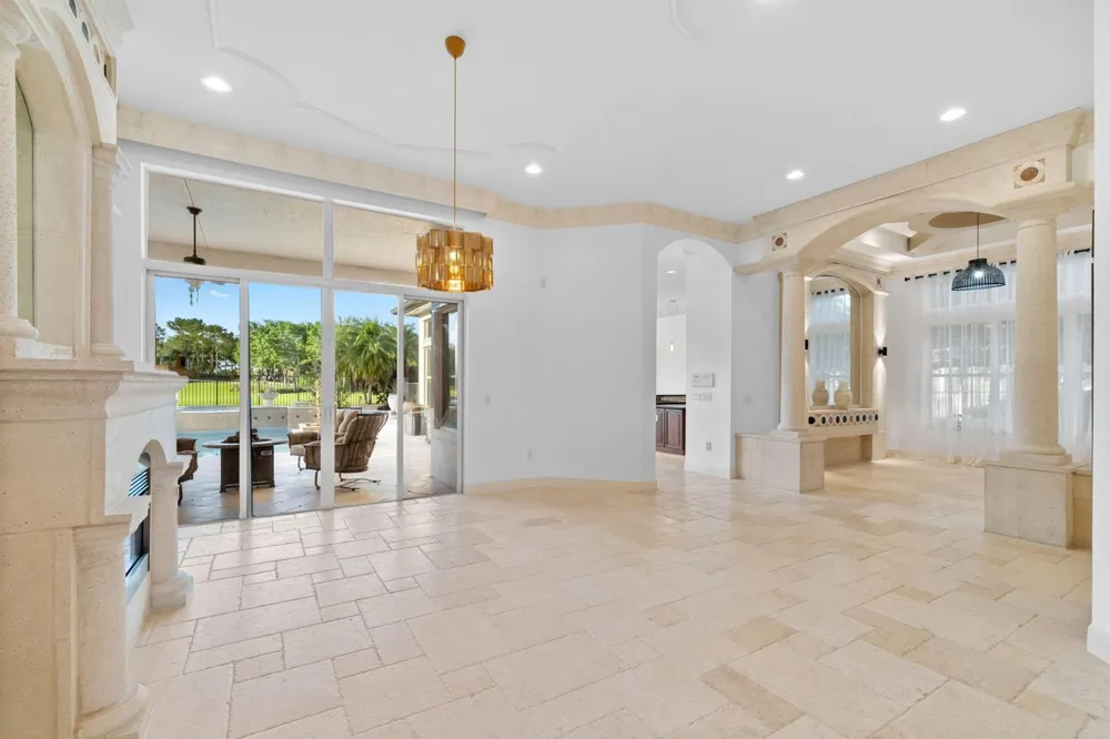 15273 SW 37th Street Davie, FL 33331