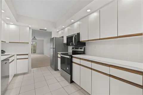 1801 Eleuthera Point #J3
