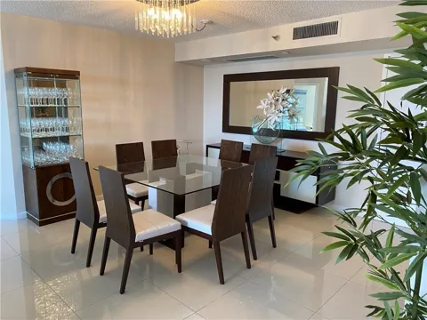 3500 Mystic Pointe Drive #2607