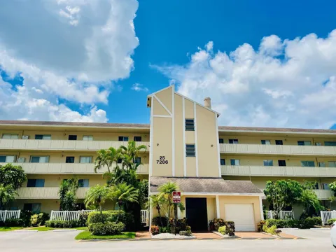 7286 Huntington Lane #105