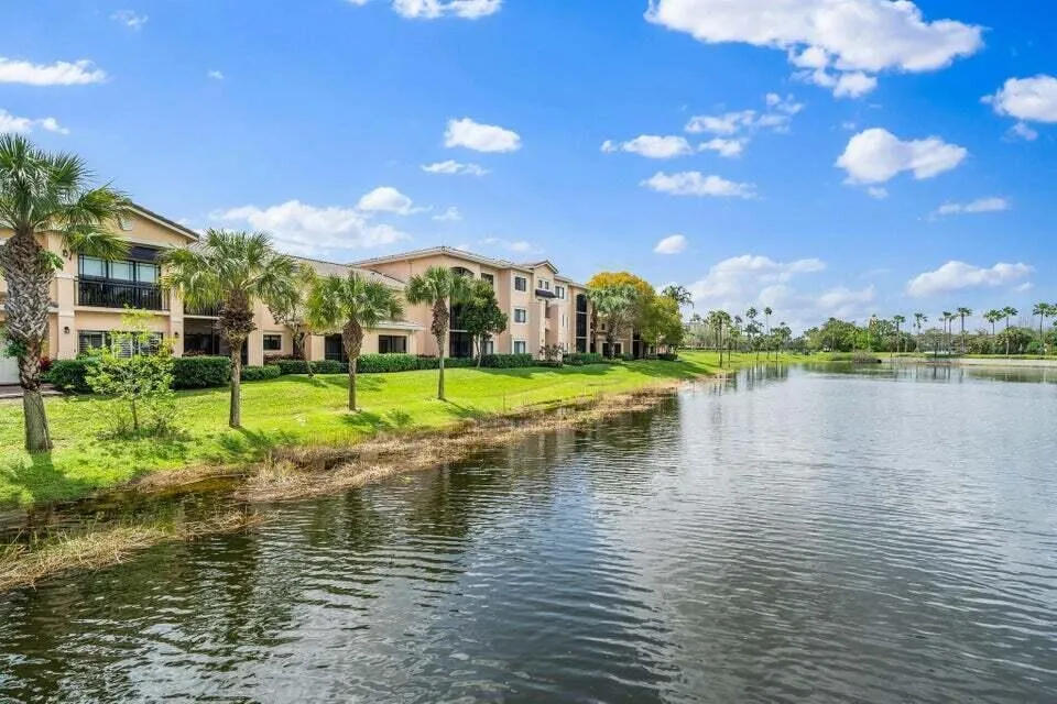 2725 Anzio Court #304 Palm Beach Gardens, FL 33410