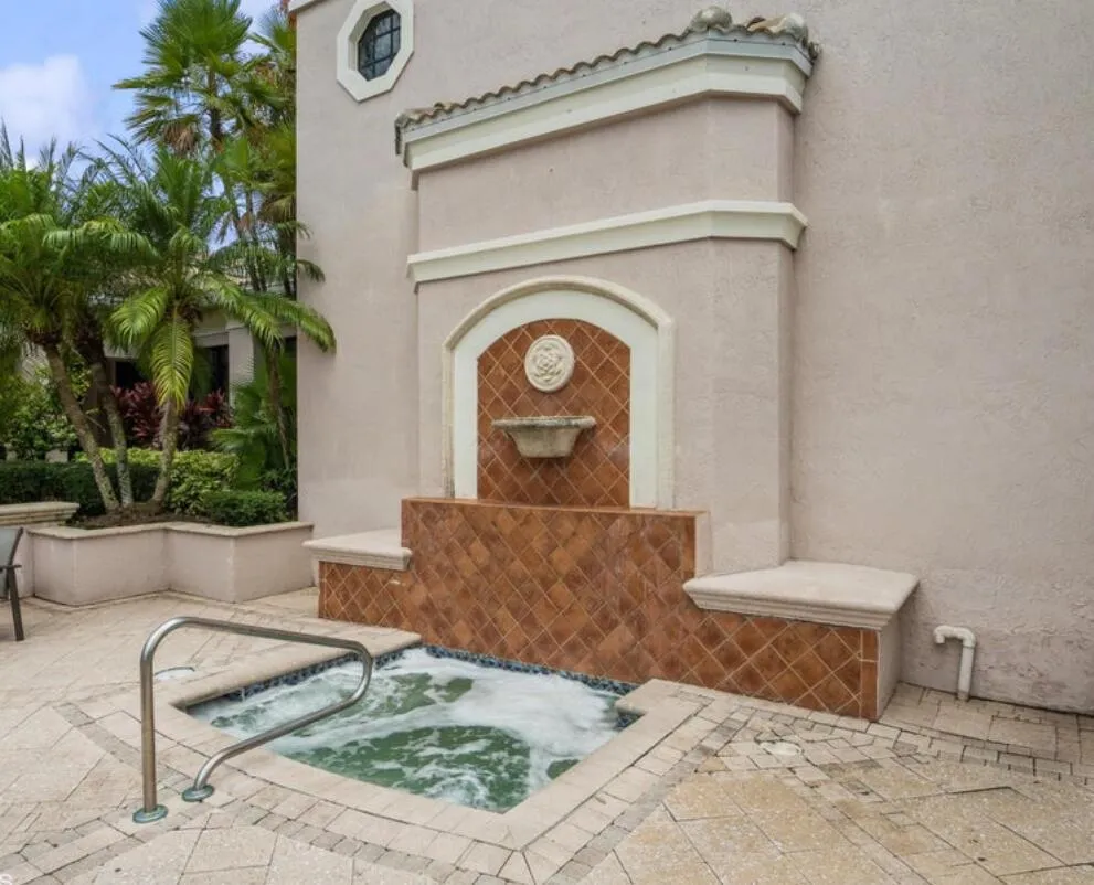 2725 Anzio Court #304 Palm Beach Gardens, FL 33410