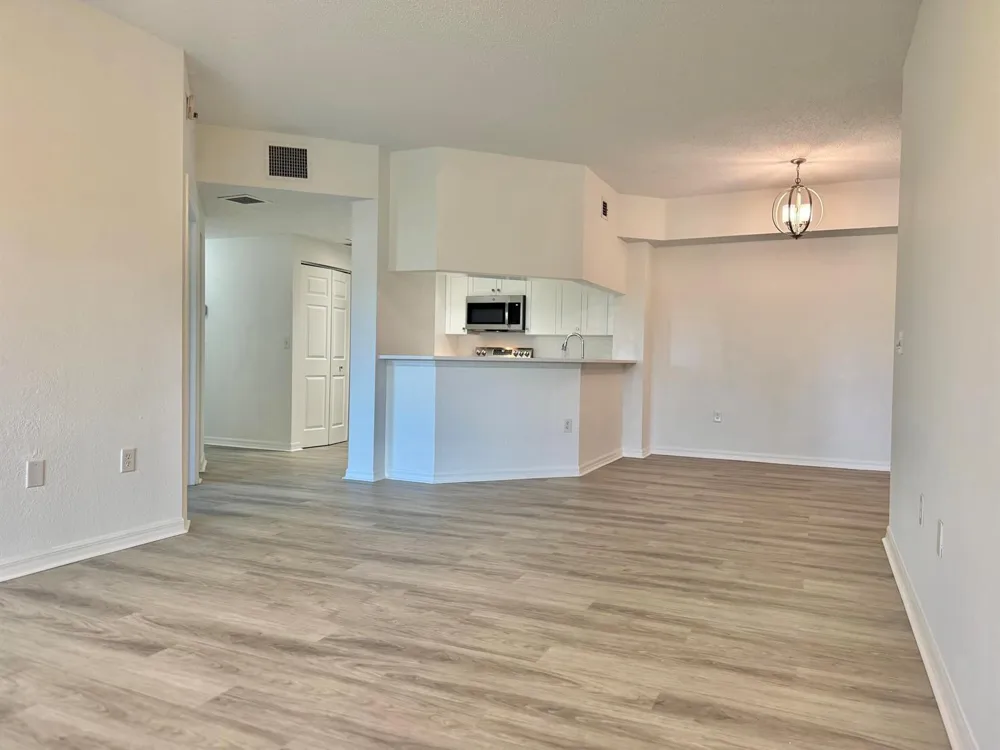 2725 Anzio Court #304 Palm Beach Gardens, FL 33410