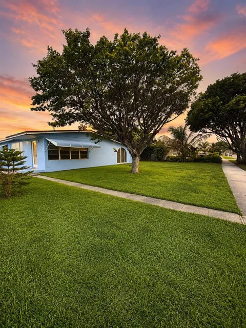 1310 Palm Beach Lakes Boulevard