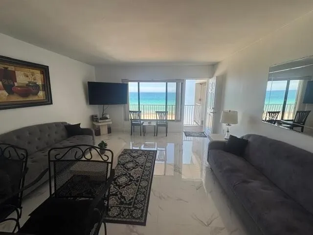 300 Oregon Street #502 Hollywood, FL 33019