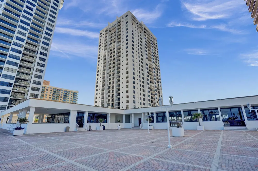 2301 S Ocean Drive #1408 Hollywood, FL 33019