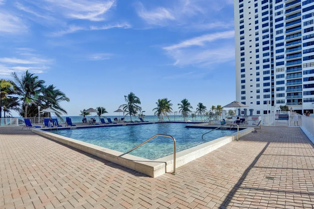 2301 S Ocean Drive #1408 Hollywood, FL 33019