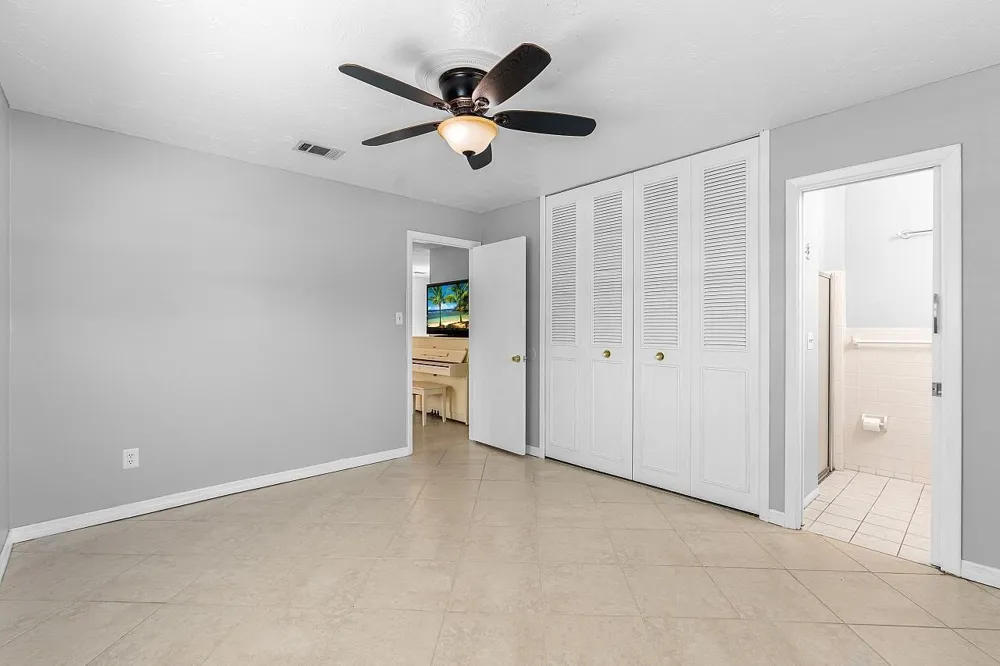 45 1st Court SW Vero Beach, FL 32962