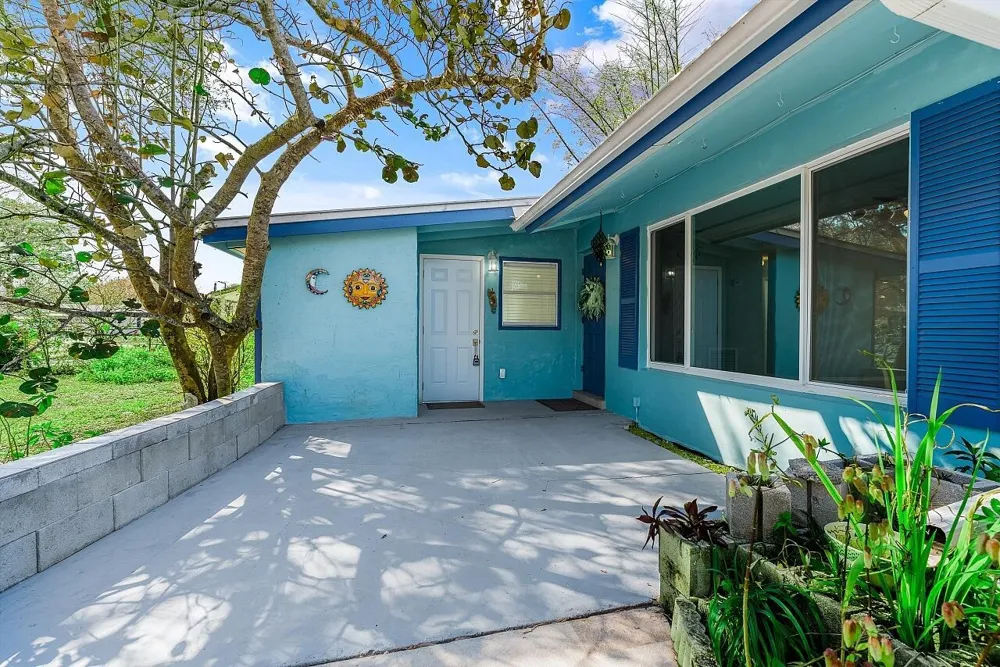 45 1st Court SW Vero Beach, FL 32962