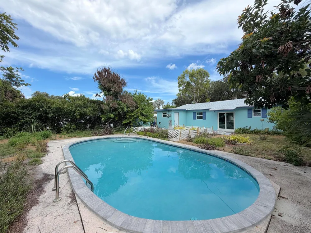 45 1st Court SW Vero Beach, FL 32962